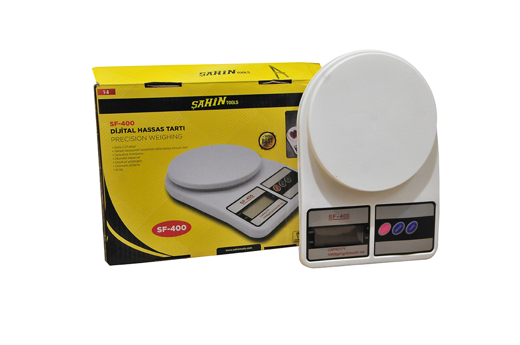 Şahin Tools marka SF-400 model, 10 kilogram kapasiteli ve 1 gram hassasiyetli, geniş LCD ekranlı masaüstü dijital hassas terazi.